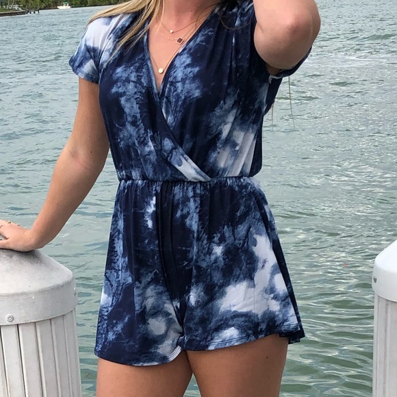 🤍BLUE AND WHITE ROMPER💙 - Picture 1 of 3